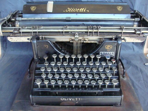 Macchina per scrivere olivetti - per,
