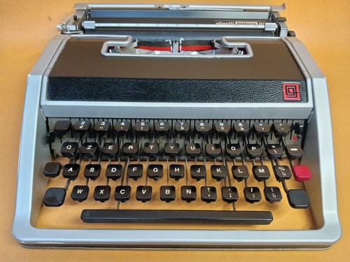 Macchina per scrivere - , olivetti