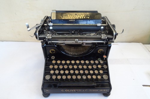 Macchina per scrivere olivetti - per,