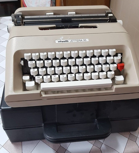 Macchina per scrivere - , olivetti
