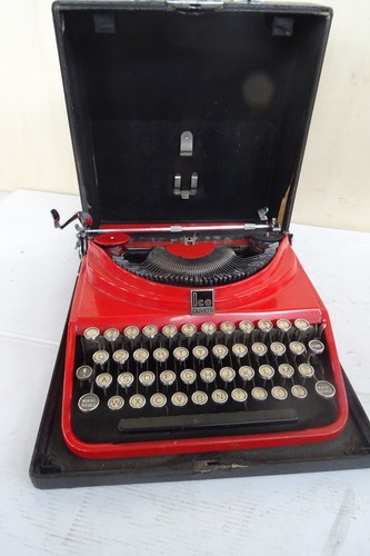 Macchina per scrivere olivetti - scrivere,