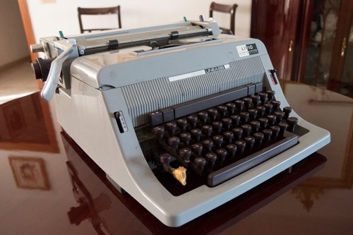 Macchina per scrivere - , olivetti