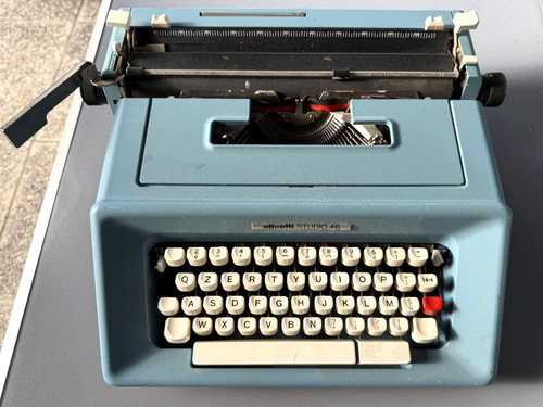 Macchina per scrivere olivetti - per,