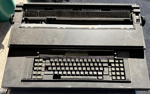 Macchina per scrivere - per,