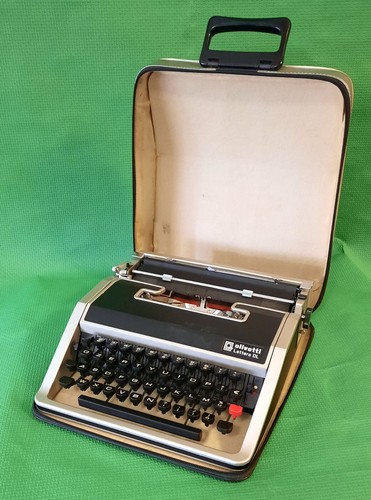 Macchina per scrivere olivetti - per,